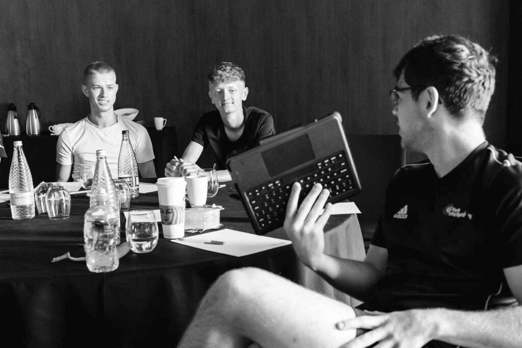 Expert mentoring – learners taking part in a coaching session – CASE learner support